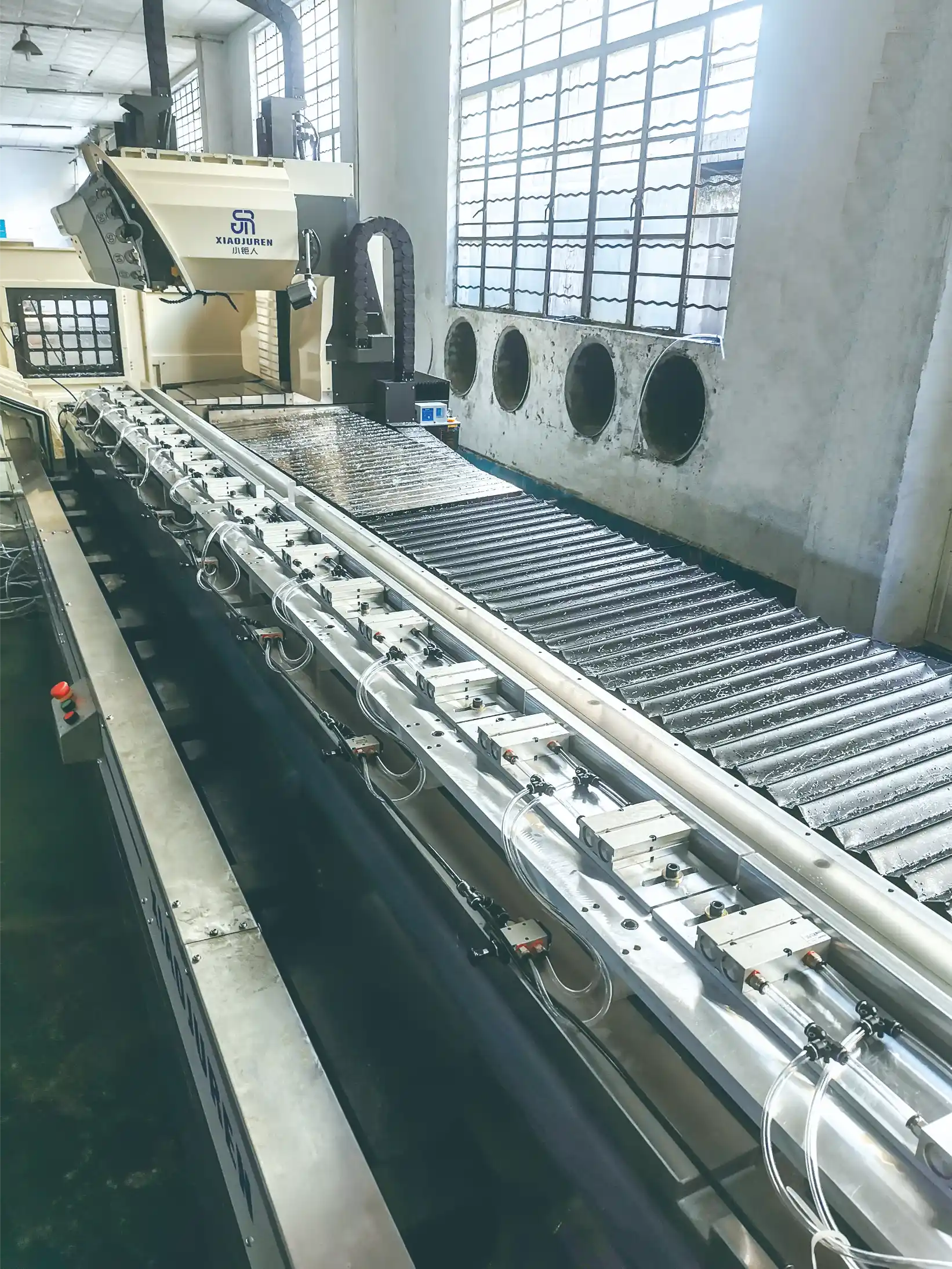 Long-bed Aluminum CNC Machining Center equipped with Carousel ATC and pneumatic clamps