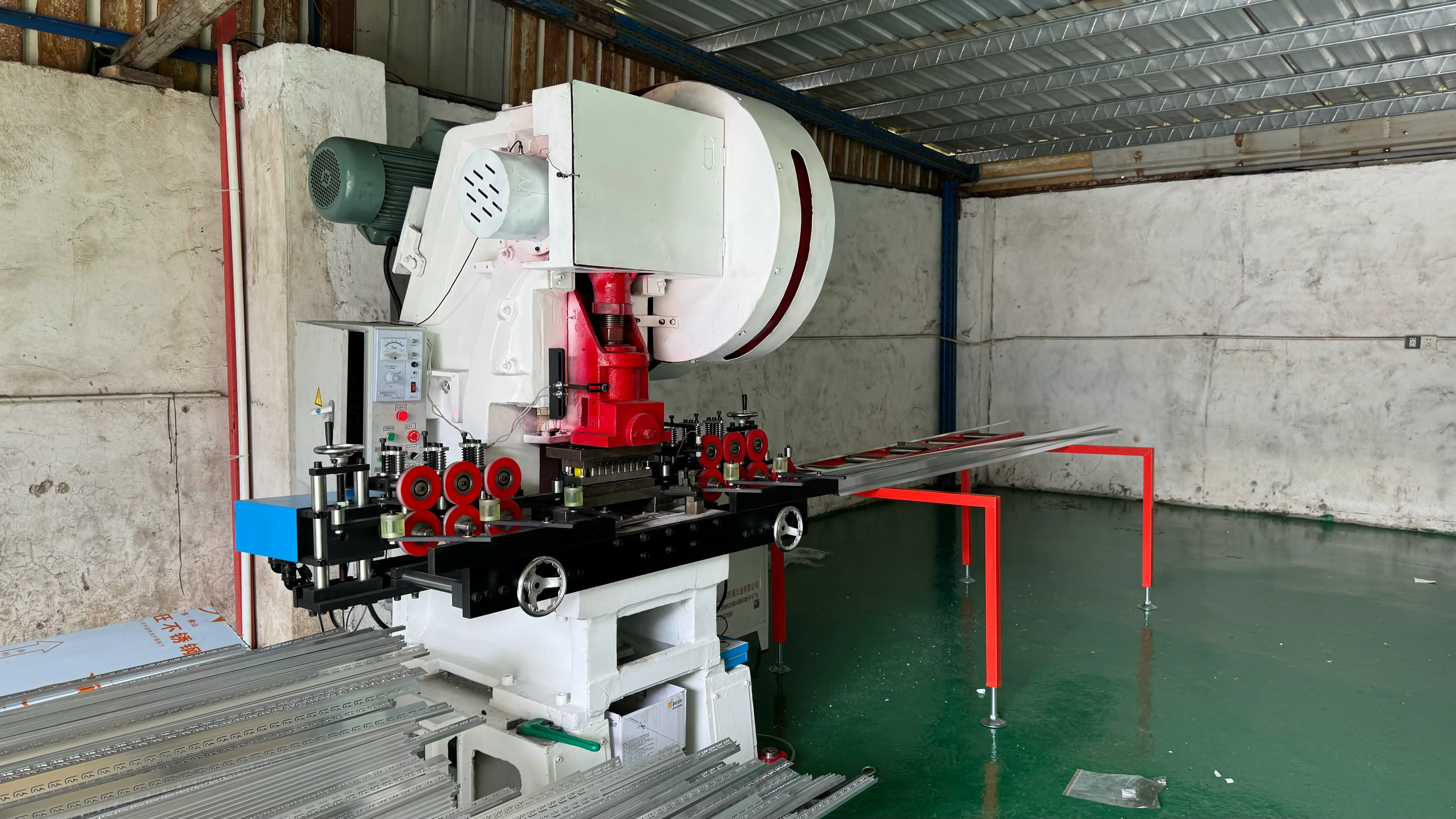 Automated punching station