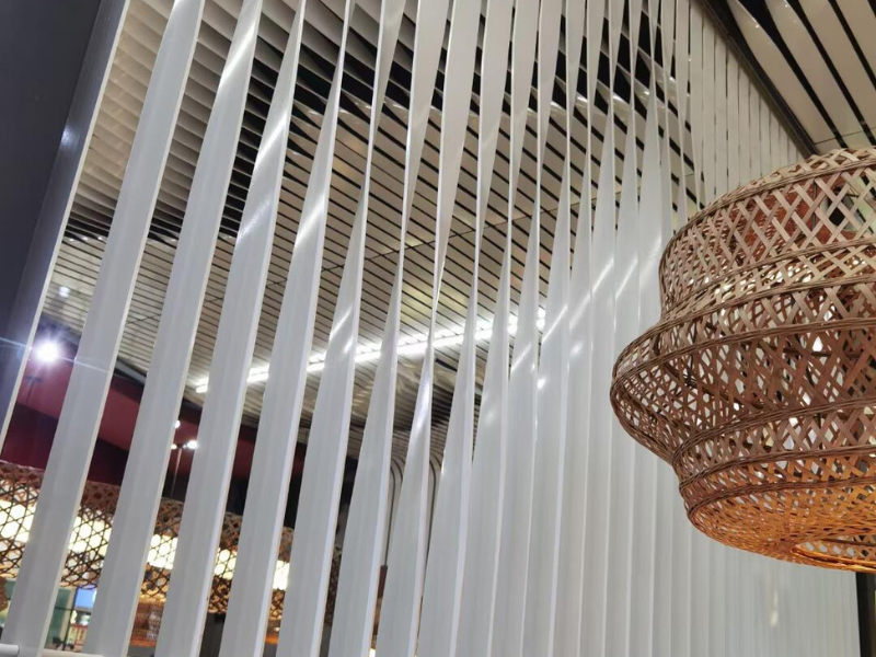 Curved aluminum profiles architecture
